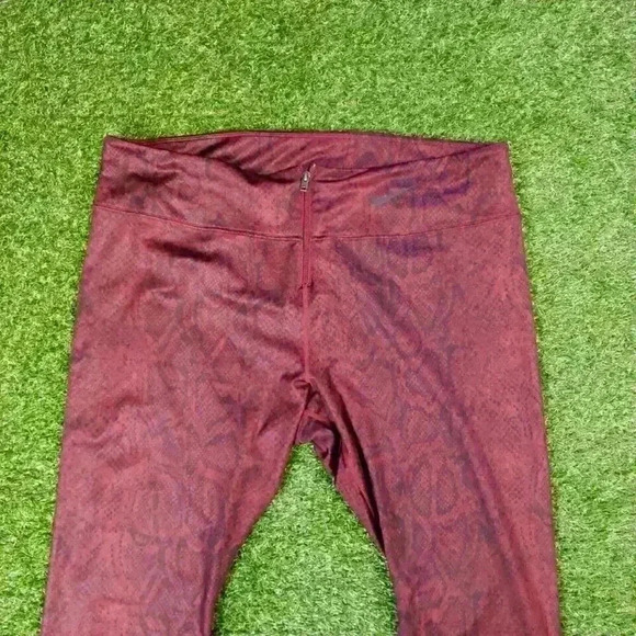 Nike Womens Sportswear Python Training Leggings Red Black Sz 3x Pull On - Picture 3 of 10